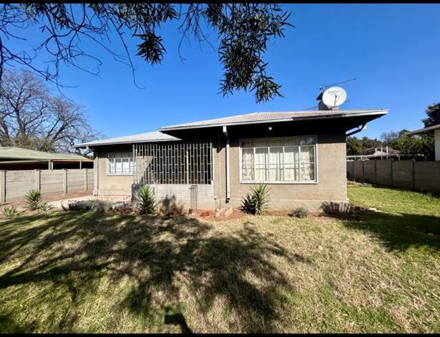 5 BEDROOM HOUSE FOR SALE IN VANDERBIJLPARK CW 3